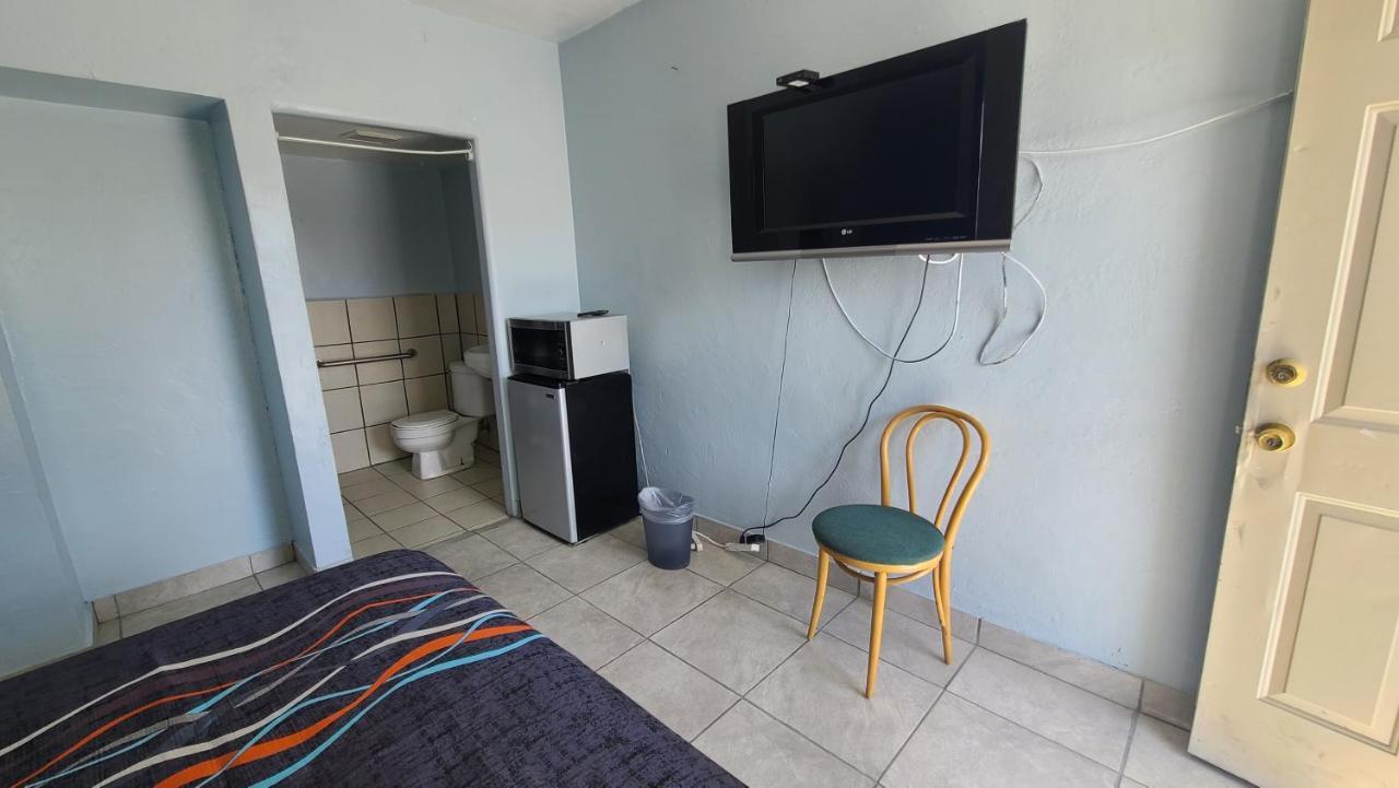 Green Spot Motel Victorville Eksteriør billede
